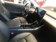 -TESLA 特斯拉(上海太古汇体验店)