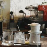 独属于雨天的小浪漫｜河堤岸、咖啡与甜品