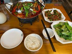 -临江餐馆二楼美食部落