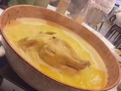 -鲜入围煮花胶鸡海鲜火锅