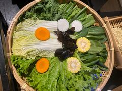 -尚尚仙·酸汤猪手·猪肚鸡火锅(华联万柳购物中心店)