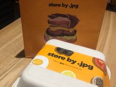 松露菌菇奶酪牛肉汉堡-JPG canteen(广州寺右公馆店)