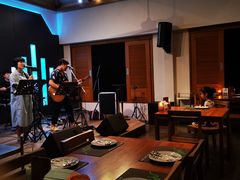 -Chom Cafe and Restaurant