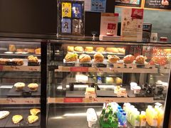 面包甜点陈列柜-星巴克臻选(上海合生汇1F店)