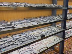 -优医视平价眼镜蔡司依视路折扣工厂店(十里堡店)