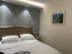 -上海怡沁园度假酒店