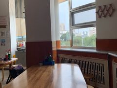 靠窗位-十二忠手拉面(中华路店)