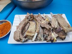 手抓羊肉-尕有炕锅烤羊肉