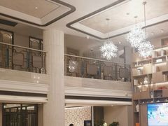 -浅深(世茂滨江精品店)