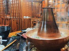 -果松木炭酸菜铜火锅·外婆参鸡汤