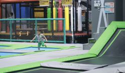 -反弹蹦床公园·亲子乐园·团建·派对(尚品奥莱店)