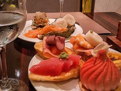 -广州万富希尔顿酒店·感趣自助餐厅·金秋蟹宴生蚝海鲜刺身