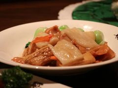 榆耳竹笙烧豆腐-嘉麟楼