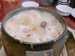 -绿色墨脱石锅城