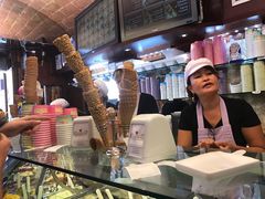 -Gelateria Dondoli