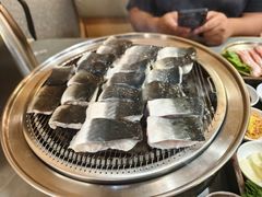 -围炉肉舍•炭烤活鳗•丹东海鲜烤肉(步行街店)