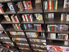 -钟书阁(松江泰晤士小镇店)