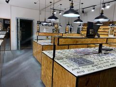 -罗伯特眼镜·蔡司官方授权(罗湖国贸店)