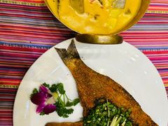 -香巴拉云南餐厅(华莱坞店)