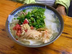 耙肉卷粉-巍山𤆵肉饵丝