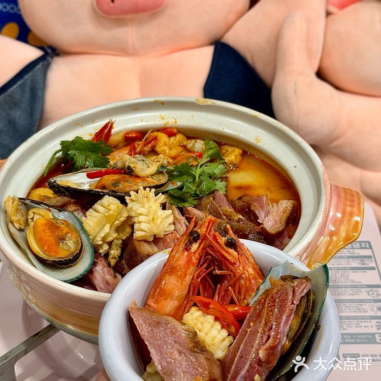 爱🐷星人有福了... 猪猪侠也爱吃的猪肘店... 🍖 