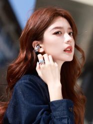 -镁连社·美联社