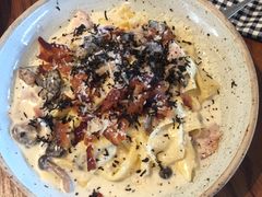 -ROAST coffee & eatery