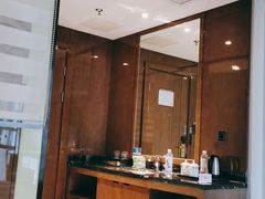 -红方格精致酒店(泸州金融中心万象汇店)