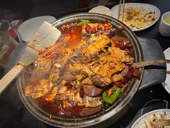 -辣尚瘾·烤鱼·新川菜(牡丹园直营店)