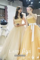 -Lady  Jane高端婚纱礼服馆