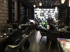 -钟书阁(松江泰晤士小镇店)