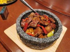 蒜香牛肉粒-千滋百味·醉江澜花园餐厅(街道口店)