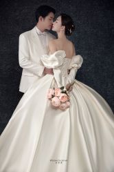 -喜爱高定婚纱摄影