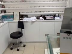 -美式眼镜·授权蔡司.依视路.尼康.豪雅.明月(南翔印象城店)