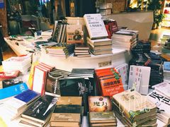 -新华里咖啡书吧(新华书店小寨店)