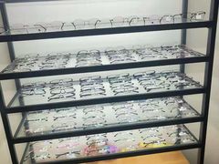 -LOGO眼镜·蔡司品牌折扣店(龙华清湖店)
