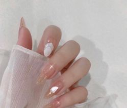 -苏彩·皮肤管理美甲美睫