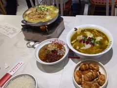 -渝是乎川渝小炒(新世界百货望京店)