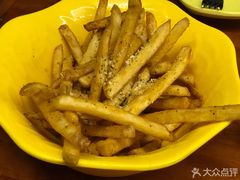 -BHC炸鸡(明洞总店)