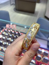 -周生生Chow Sang Sang(先天下店)