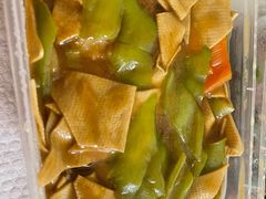 尖椒肉片干豆腐-上关雪東北菜(中房金谊店)
