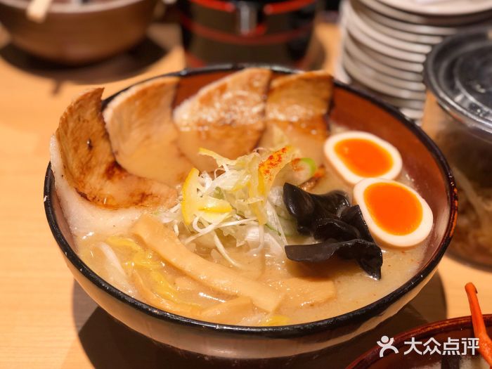 札幌拉面 misono特选高级烤猪肉叉烧味增拉面图片