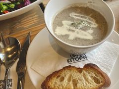 奶油蘑菇汤-UPPER KITCHEN(延安路店)