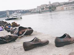 -多瑙河畔鞋履雕塑