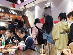 -爆炸头阿姨小四川正宗川味小吃(无任何分店)
