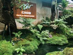 -Chom Cafe and Restaurant