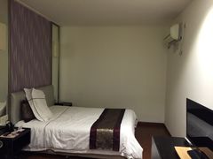 -白玉兰酒店(上海田子坊马当路地铁站店)