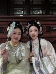 -一揽芳华汉服旗袍体验馆(拙政园店)