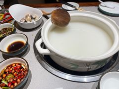 -四点金粥底火锅(沂州里店)