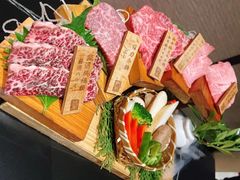 -山川小町·极番烧肉(新地假日广场店)
